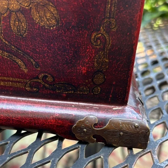 Vintage red lacquered wood Asian style jewelry box - Picture 5 of 17